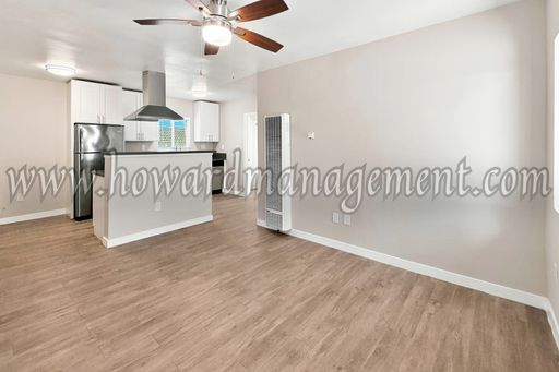 Lower Unit in Los Angeles With Parking! – photo 1