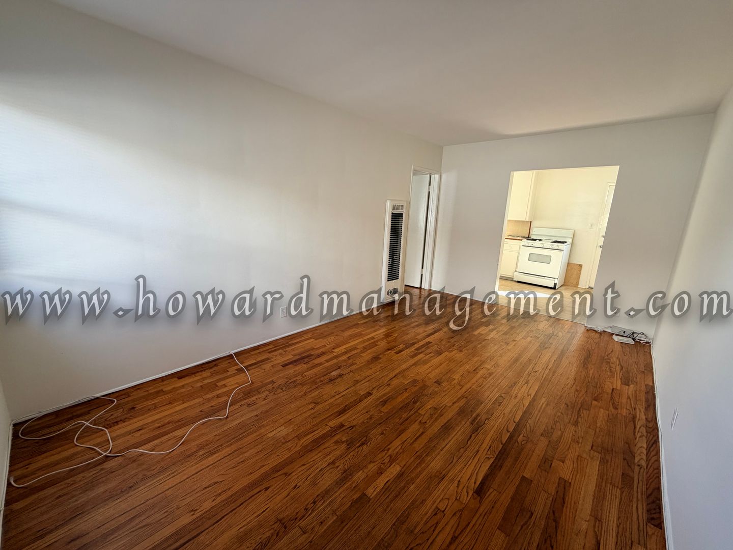 Los Angeles Apartment: 4440 S Centinela Ave
