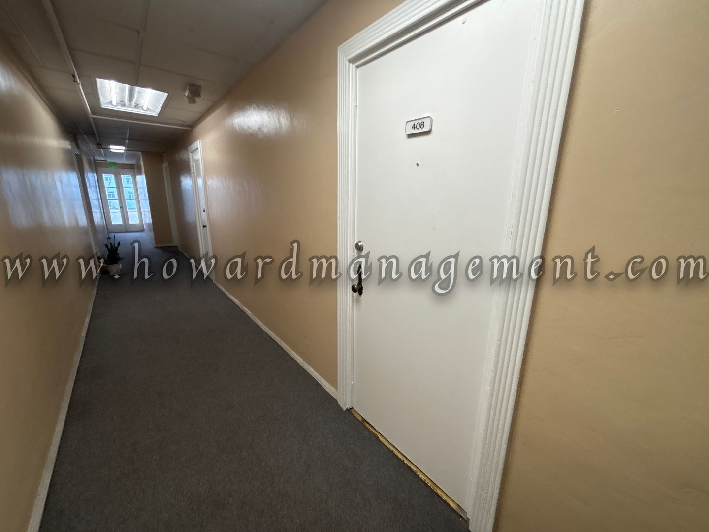 Los Angeles Apartment: 840 Serrano Ave