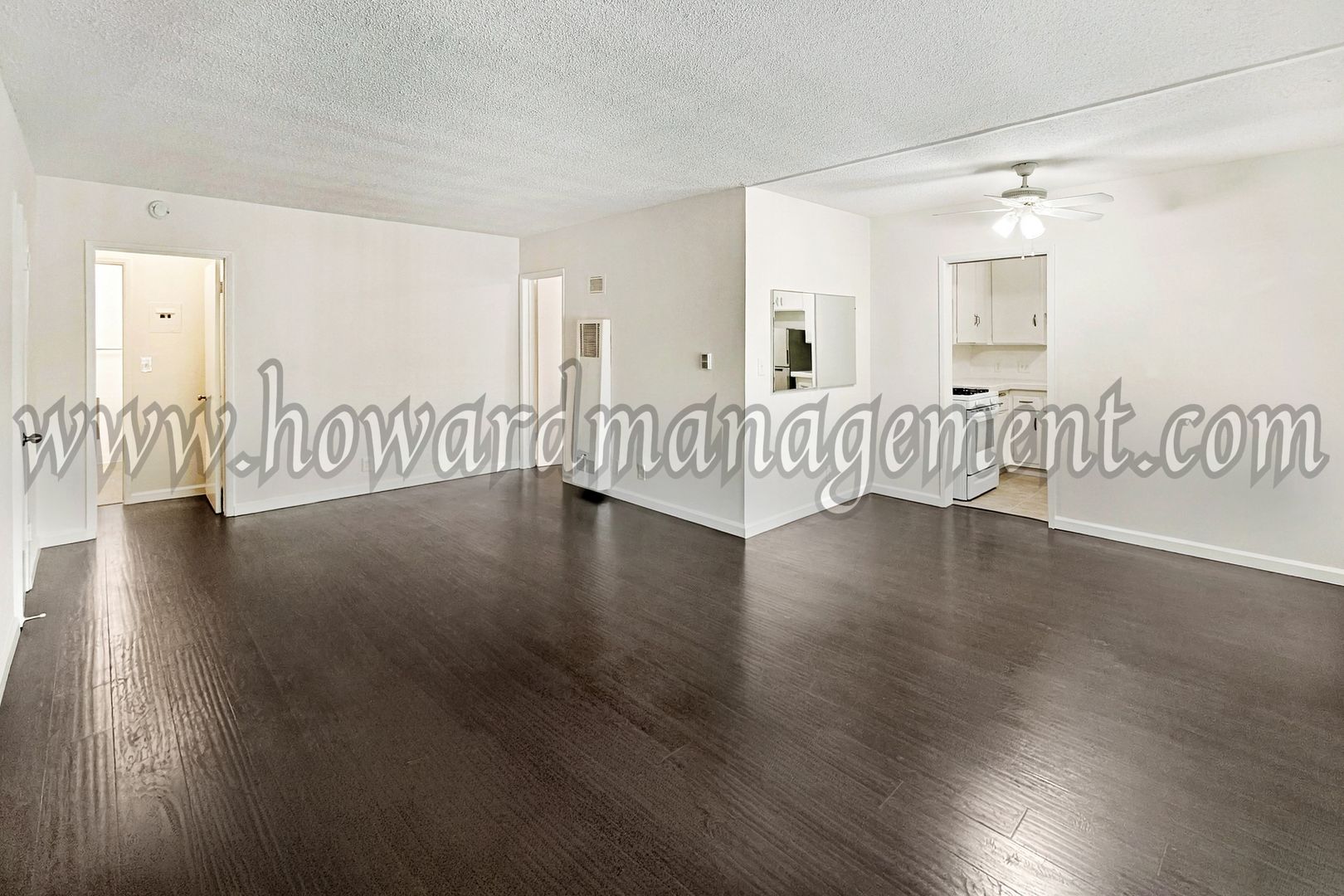 Los Angeles Apartment: 1427 S Crest Dr
