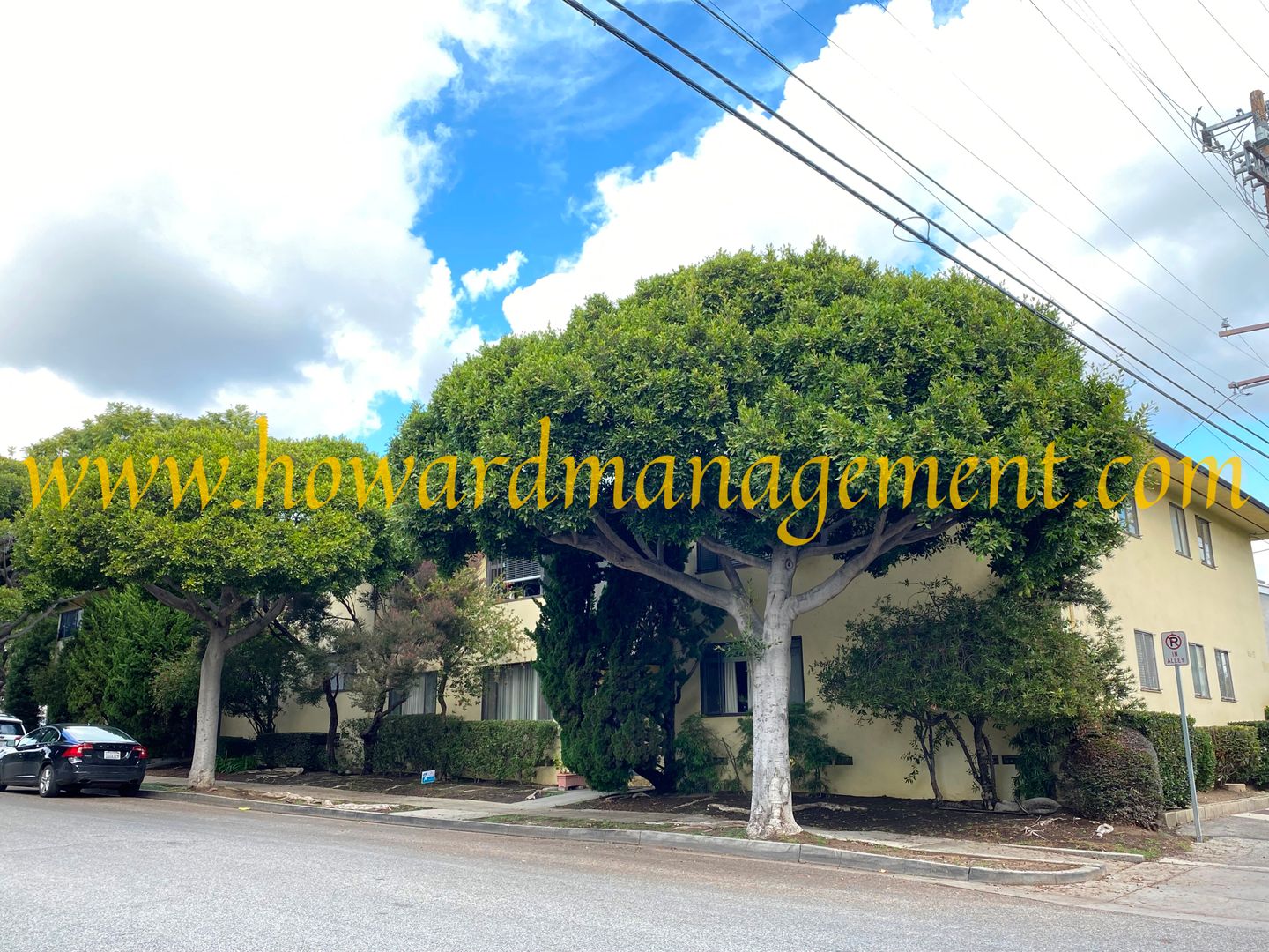 Santa Monica Apartment: 2704 Montana Ave