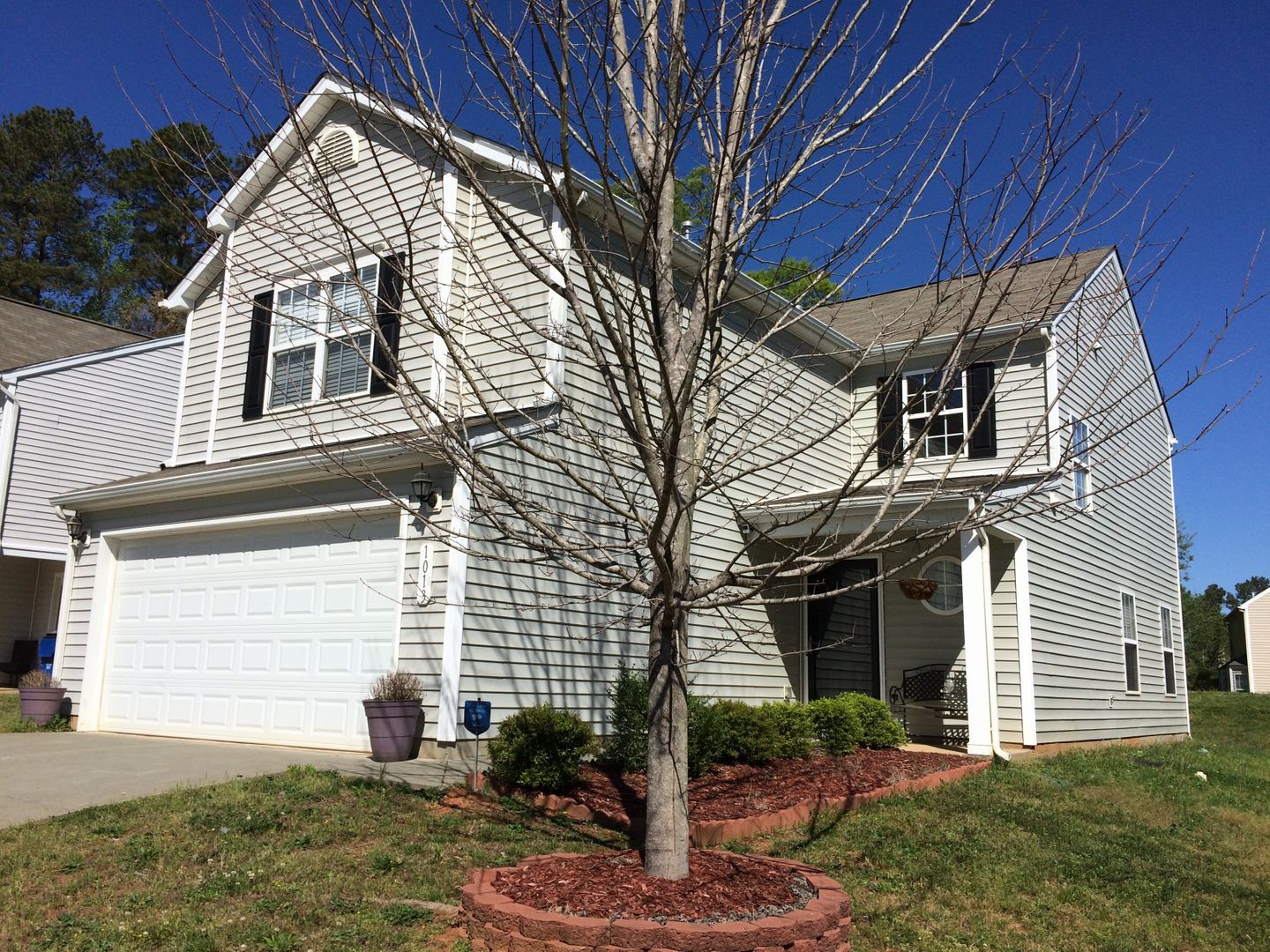 Raleigh House: 1013 Early Rise St
