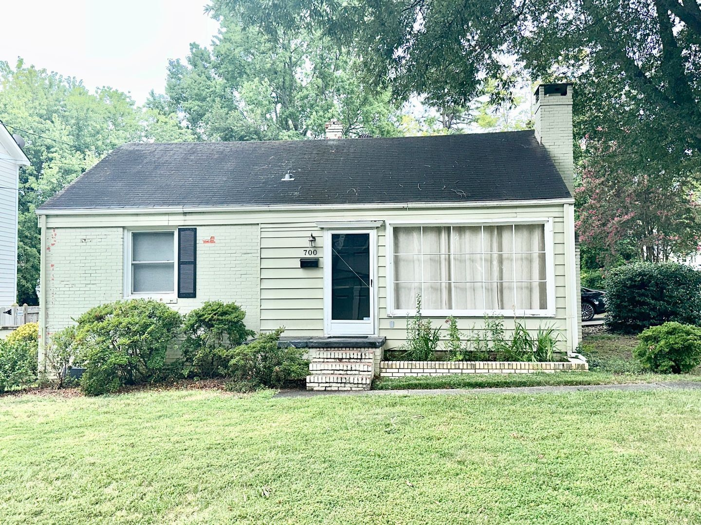 Raleigh House: 700 Mial Street