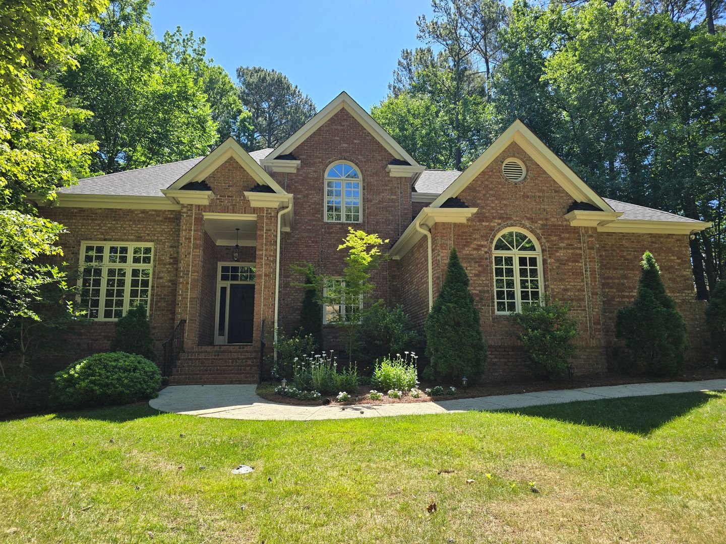Cary House: 102 Eyemouth Ct.