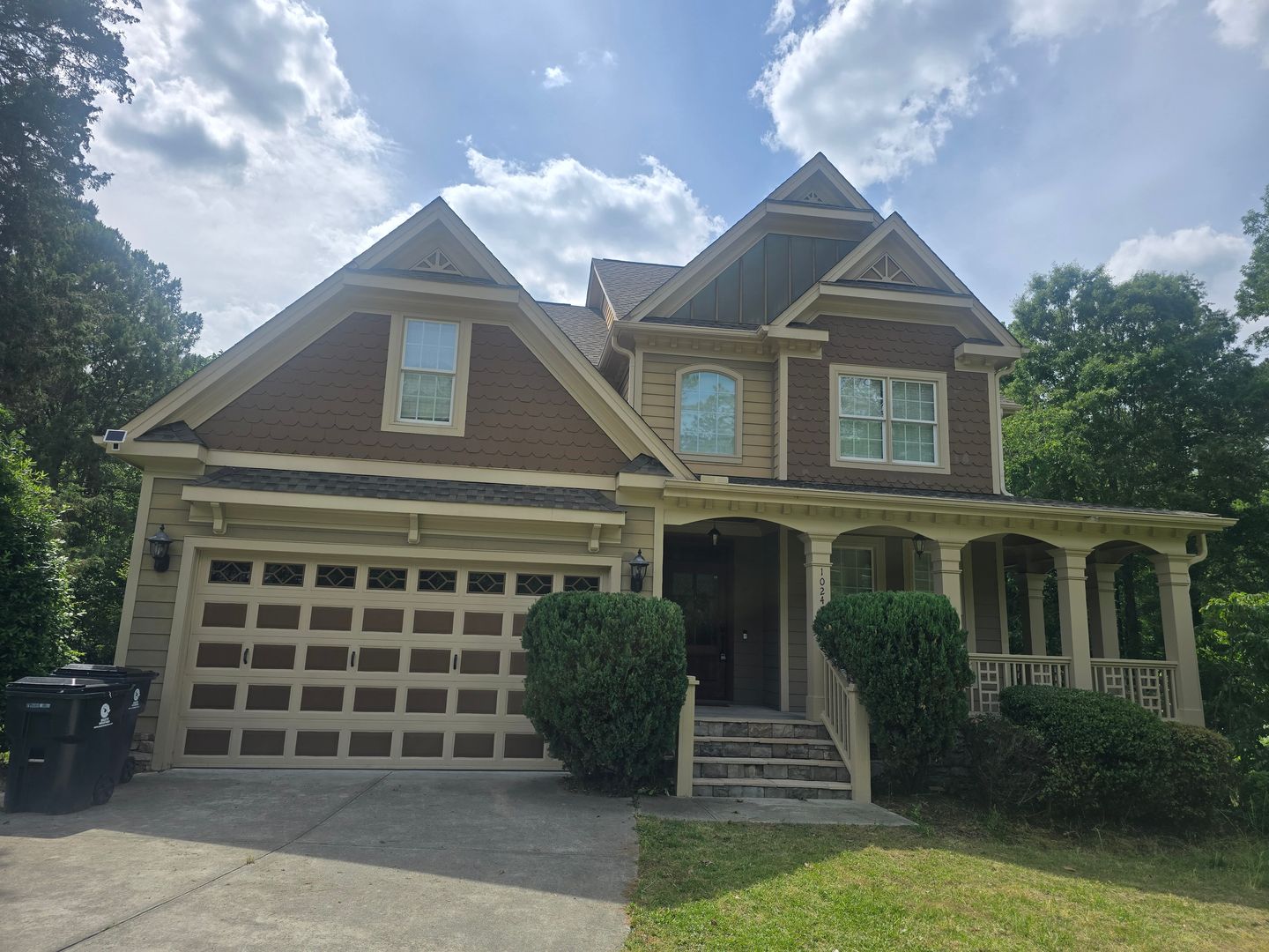 Durham House: 1024 E Horseshoe Road