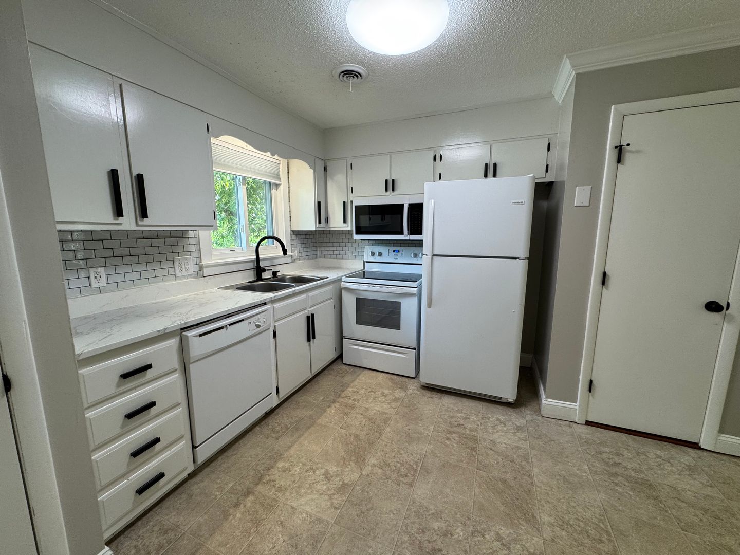 4100 PITTSFORD RD - L/U Only 7 of 12