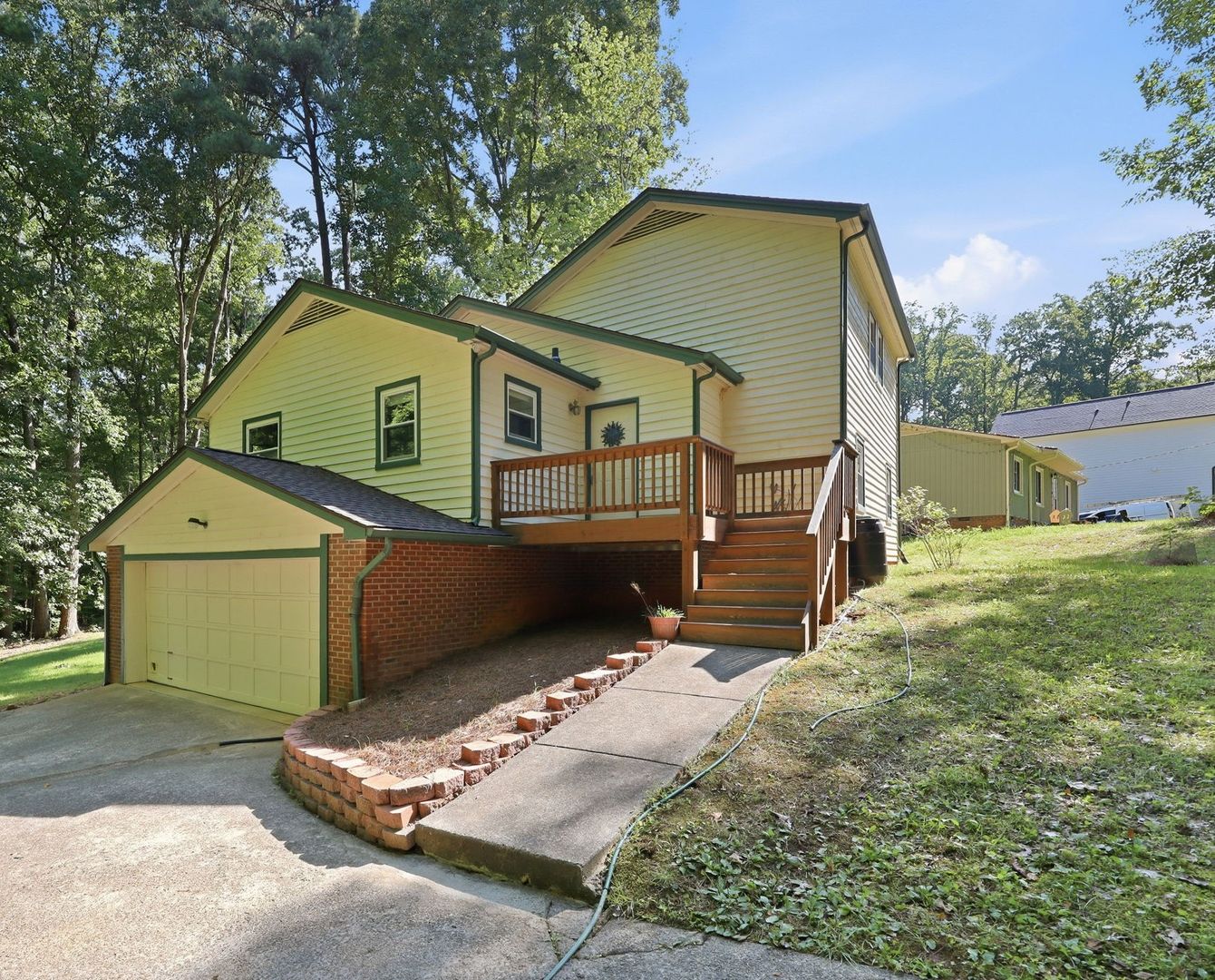 Raleigh House: 11129 Lakeshore Dr.