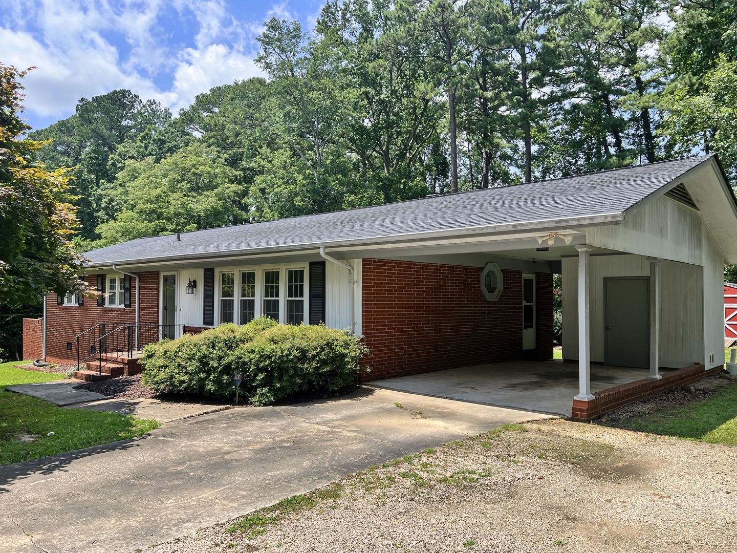 Raleigh House: 6909 Justice Drive