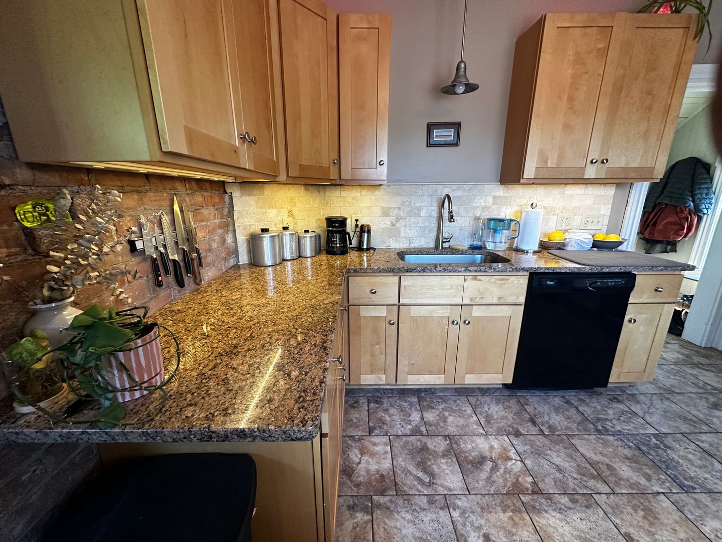 Rochester Apartment: 27 Vick Park A