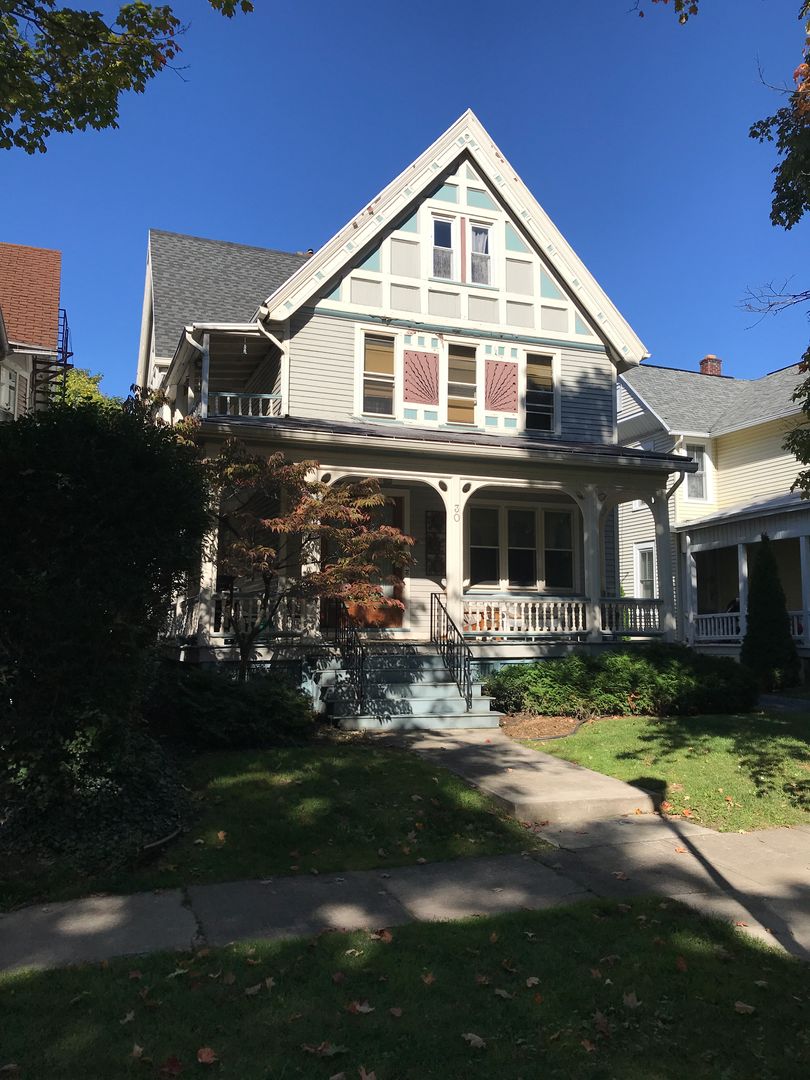 Rochester Apartment: 30 Vick Park B