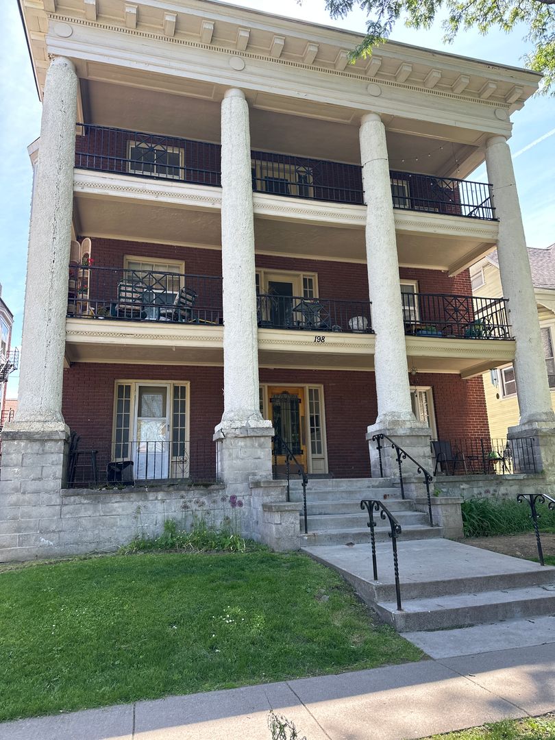 Rochester Apartment: 198 Oxford St