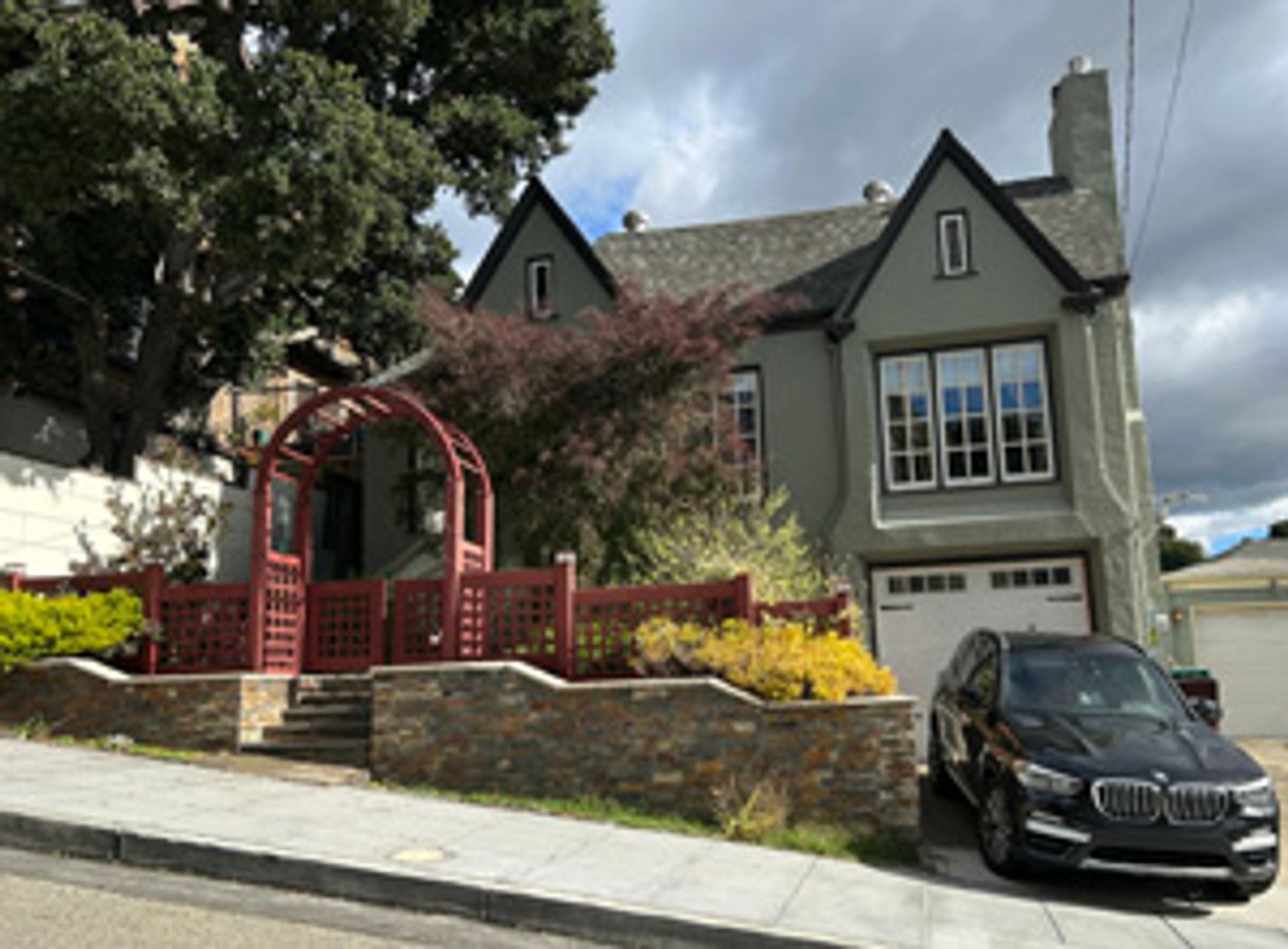 Oakland House: 621 Calmar Ave