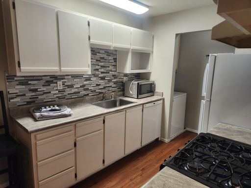Listing photo thumbnail