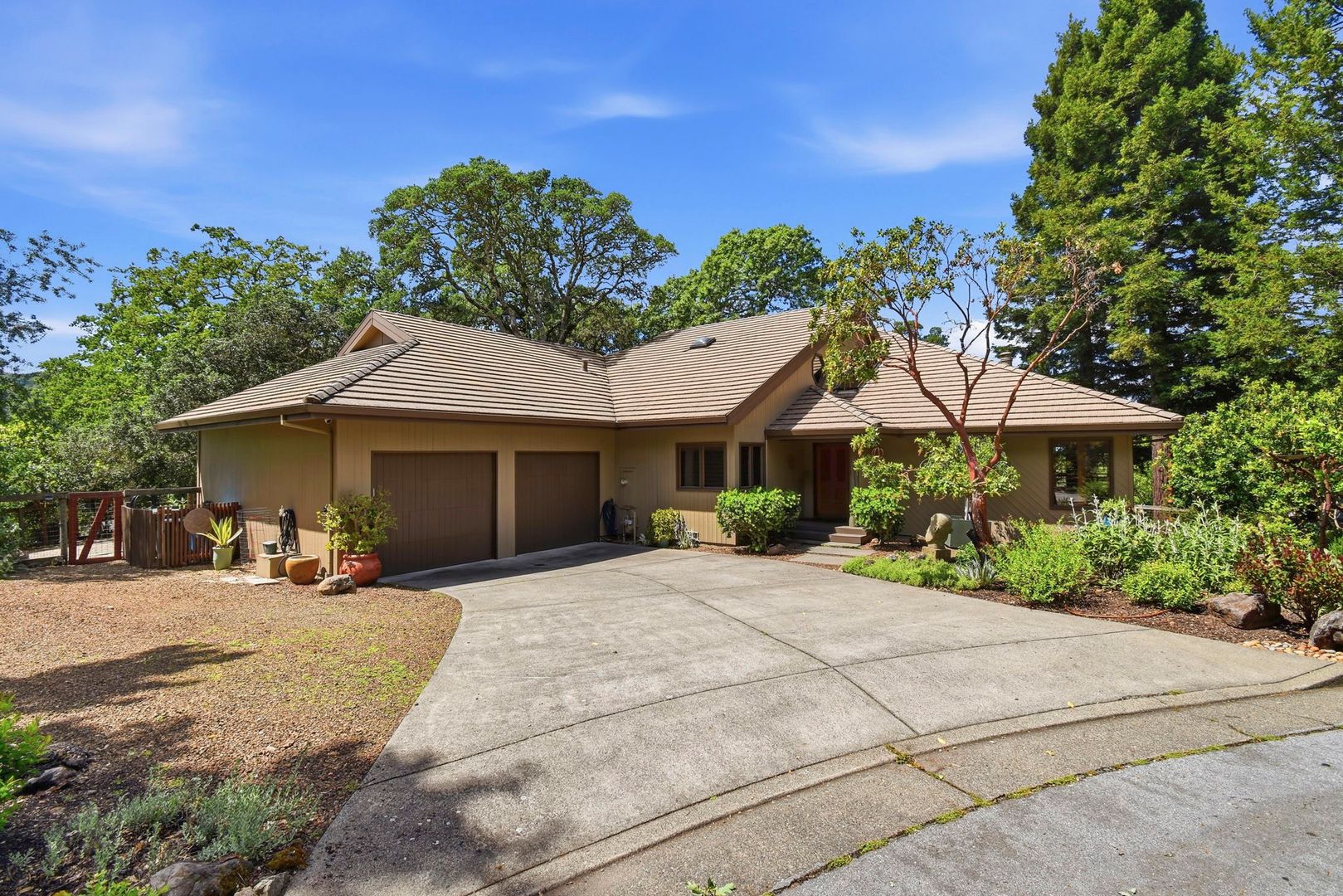 Santa Rosa House: 4730 Woodcliff Court