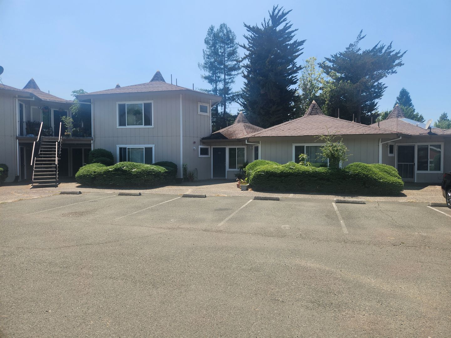 Cotati Apartment: 300 East Cotati Avenue