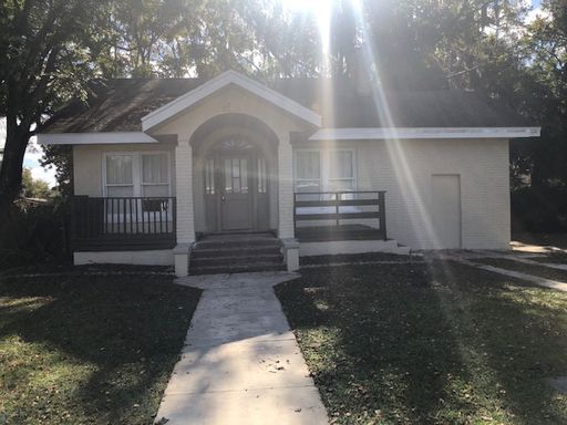 3 Bed 1 Bath Home | Pet Friendly | Washer Dryer Hook Ups & Central Air | Section 8 Welcome – photo 1