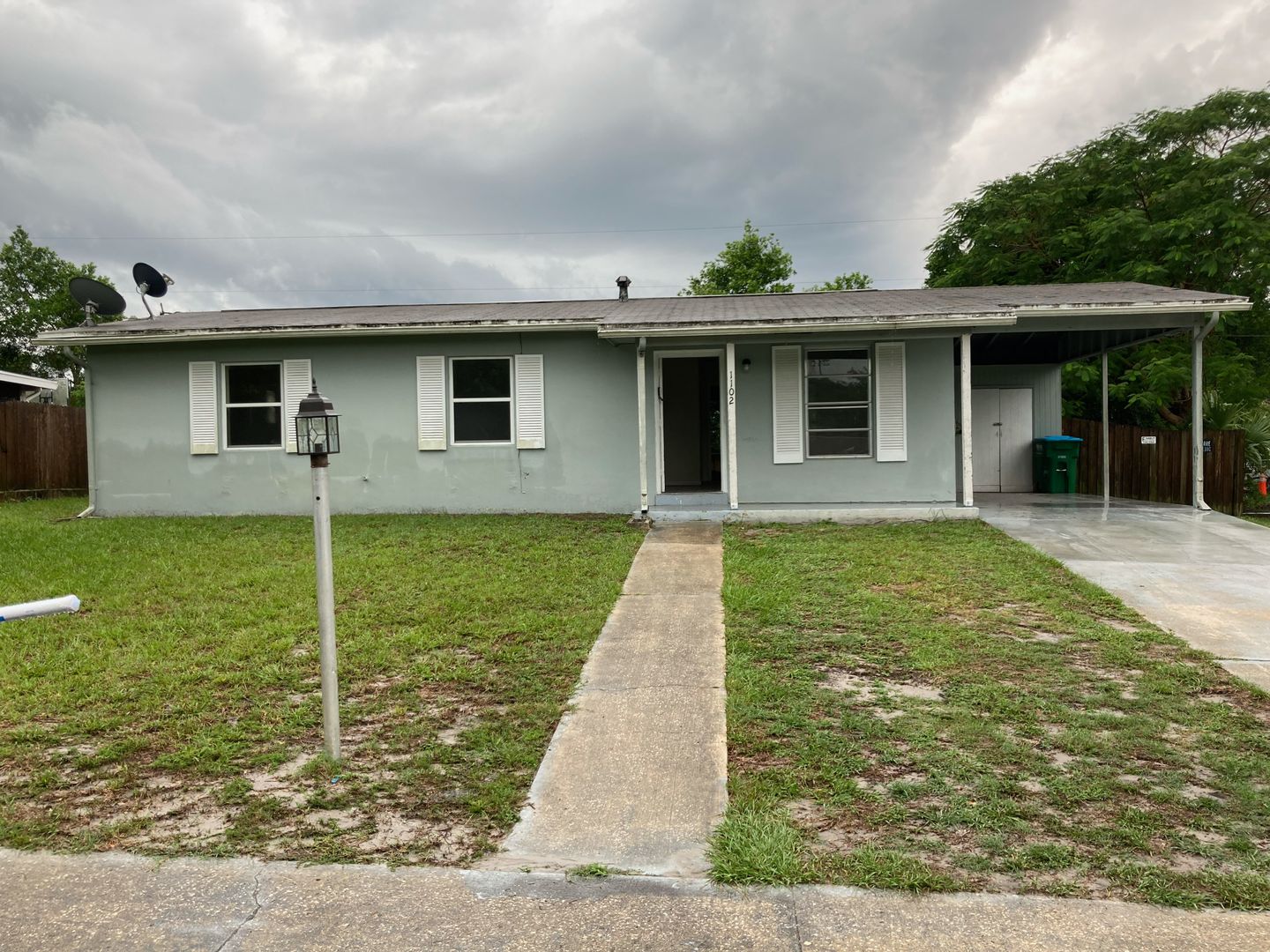 Deltona House: 1102 Gerona Ave