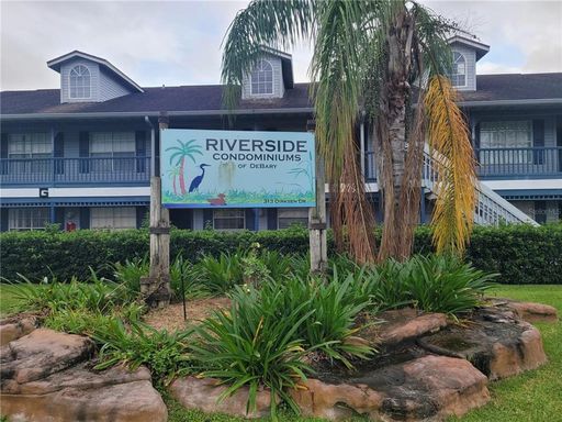 2 Bed 2 Bath 1st Floor Condo With Pool And Washer Dryer Hook Ups also accepting Section 8 Weclomed Main floor no stairs