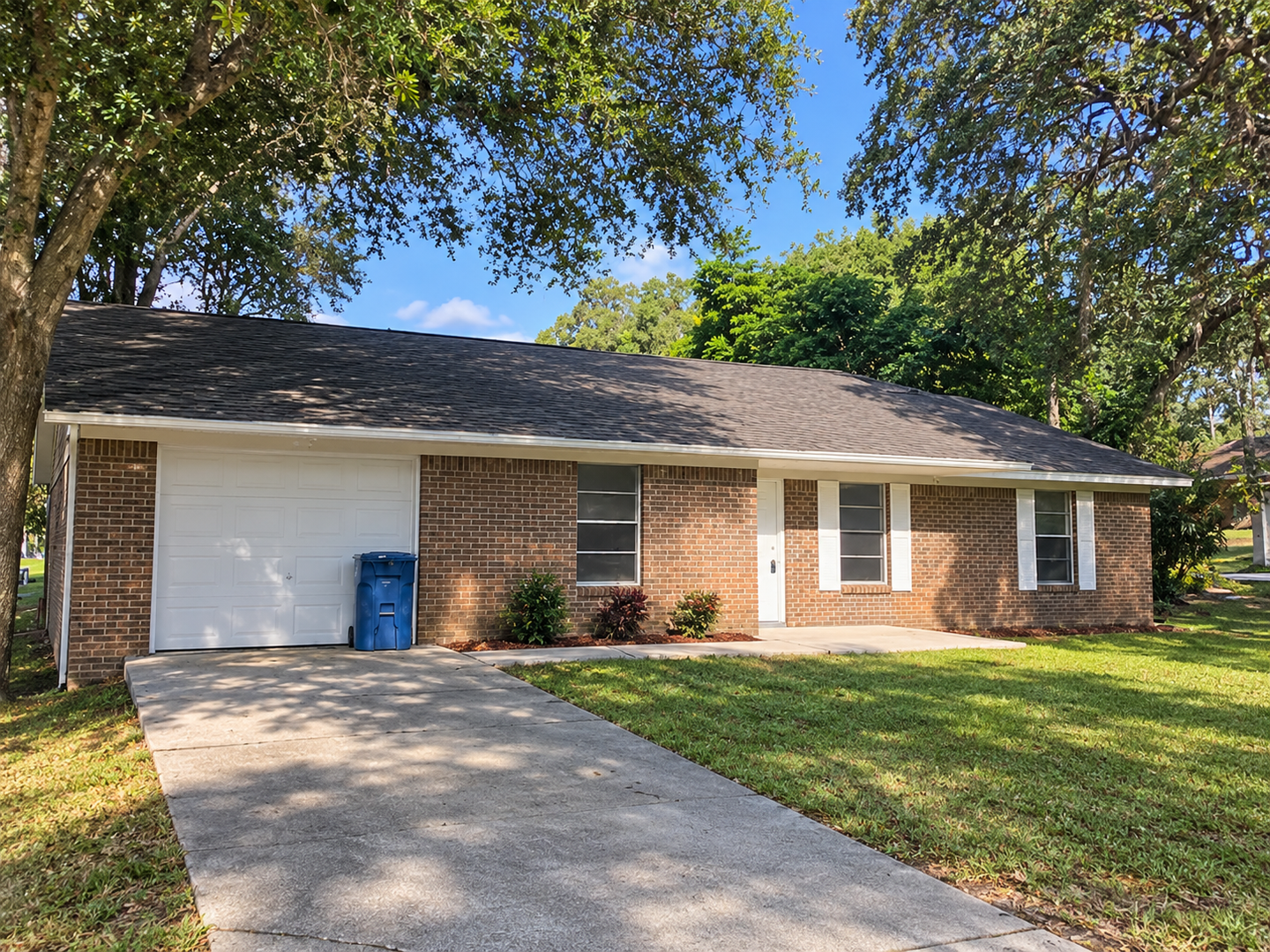 Orange City House: 1445 Hamilton Ave