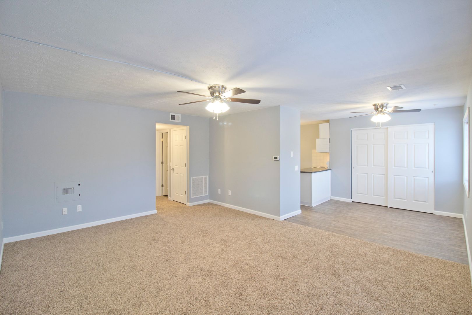 Edwardsville Apartment: 40 Devon Ct