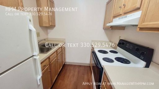 74 1st St SE #8, Barberton, OH 44203