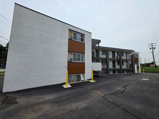 MOVE-IN SPECIAL FIRST MONTHS RENT HALF OFF!! TO SCHEDULE A SHOWING! – photo 1