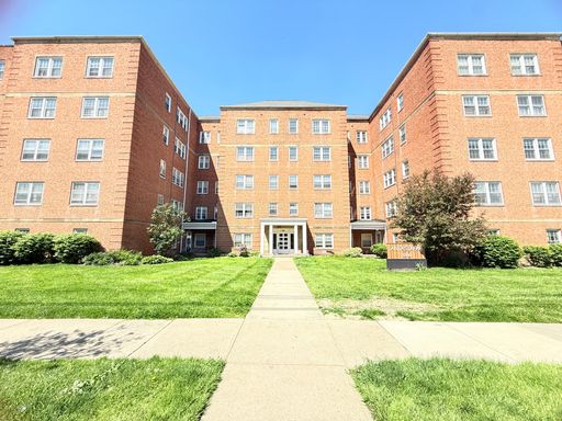Spacious Living with Scenic Views in the Heart of Shaker Heights - MT-311 – photo 1