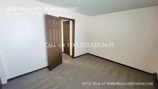 74 1st St SE #8, Barberton, OH 44203