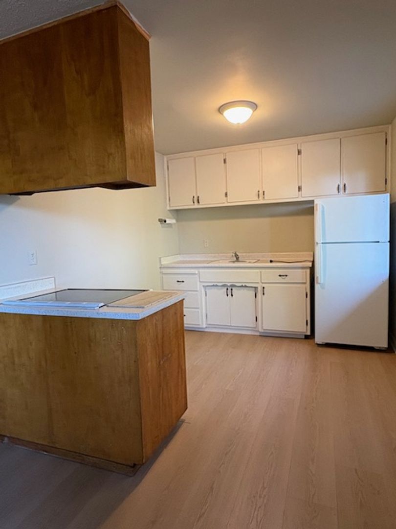 Auburn Apartment: 331 & 333 Huntley Ave.