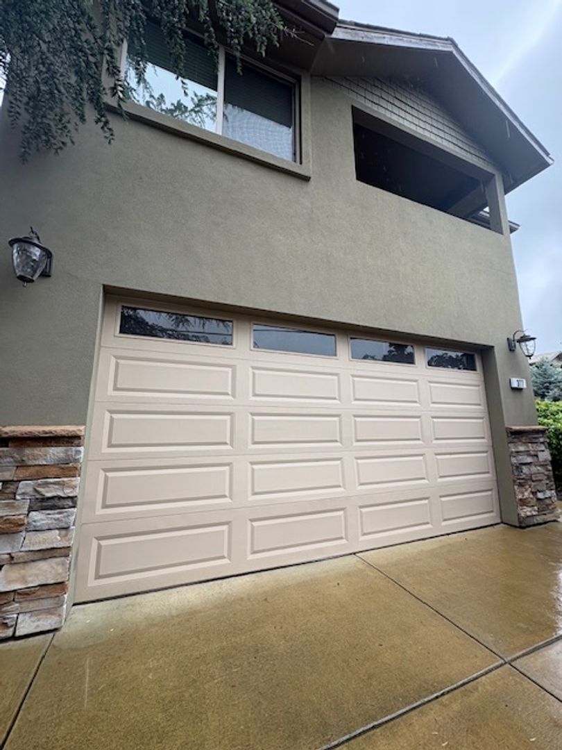 Auburn House: 377 Landis Circle