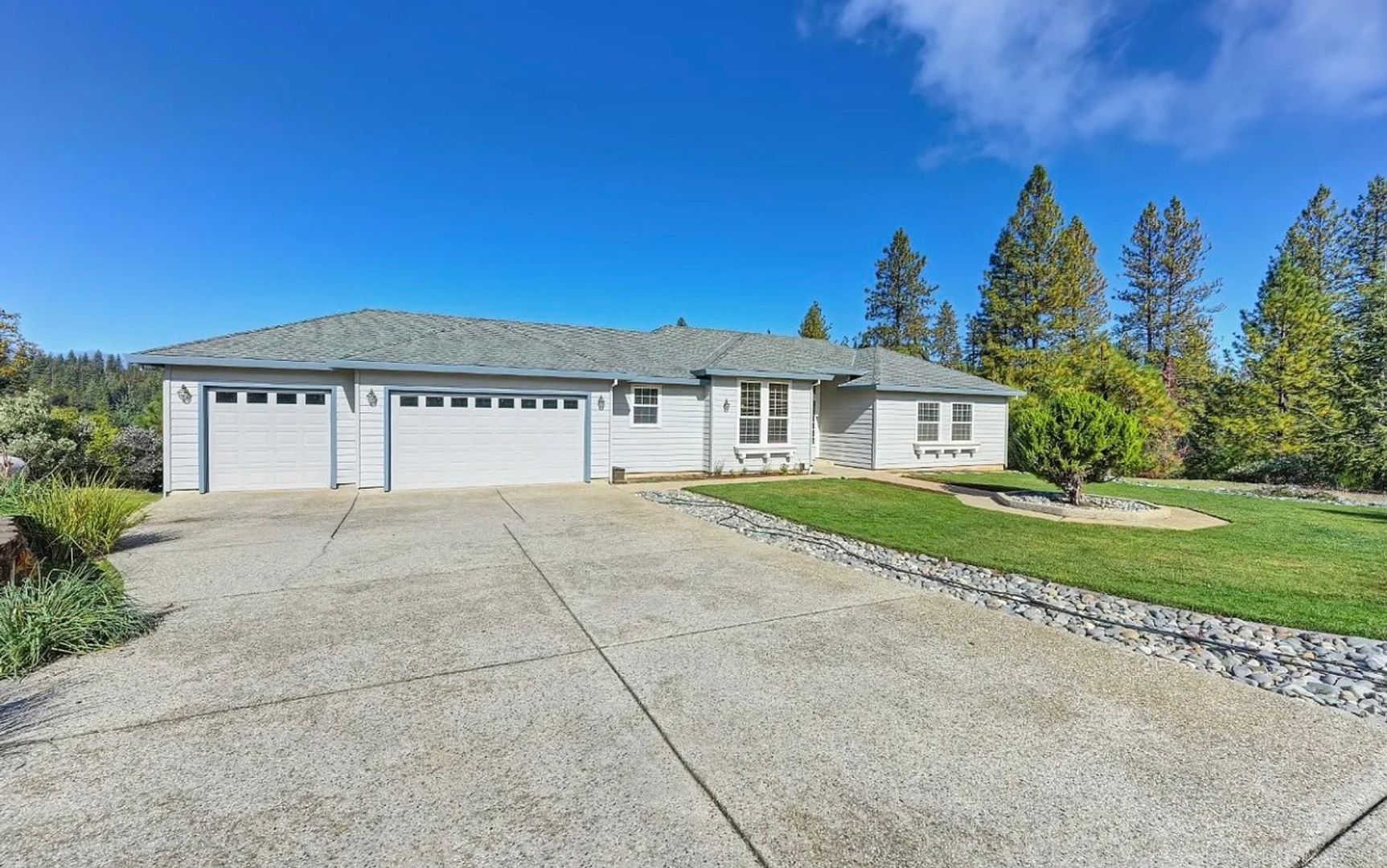 Colfax House: 19740 Wedemeyer Place