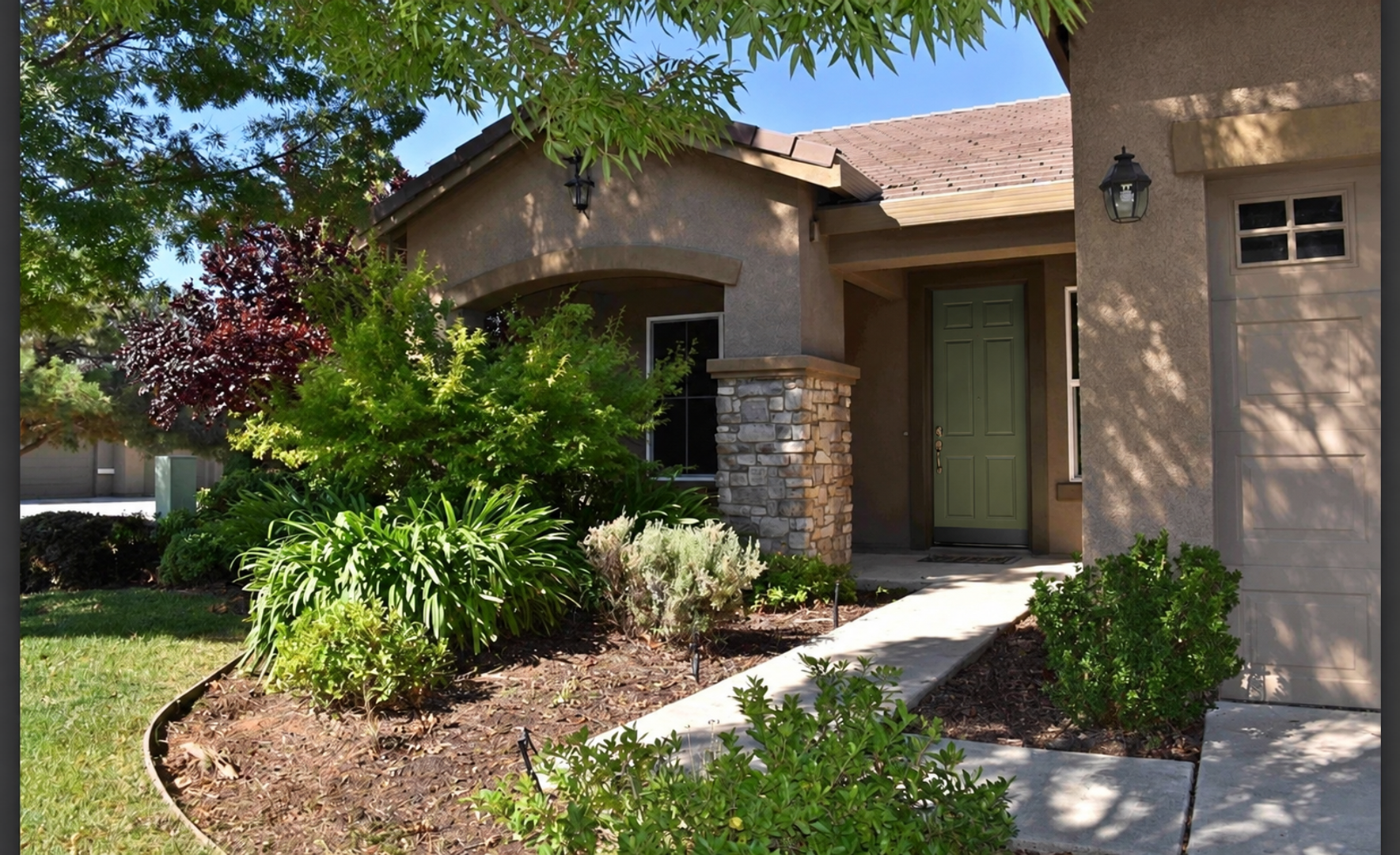 Lincoln House: 684 Whitfield Lane