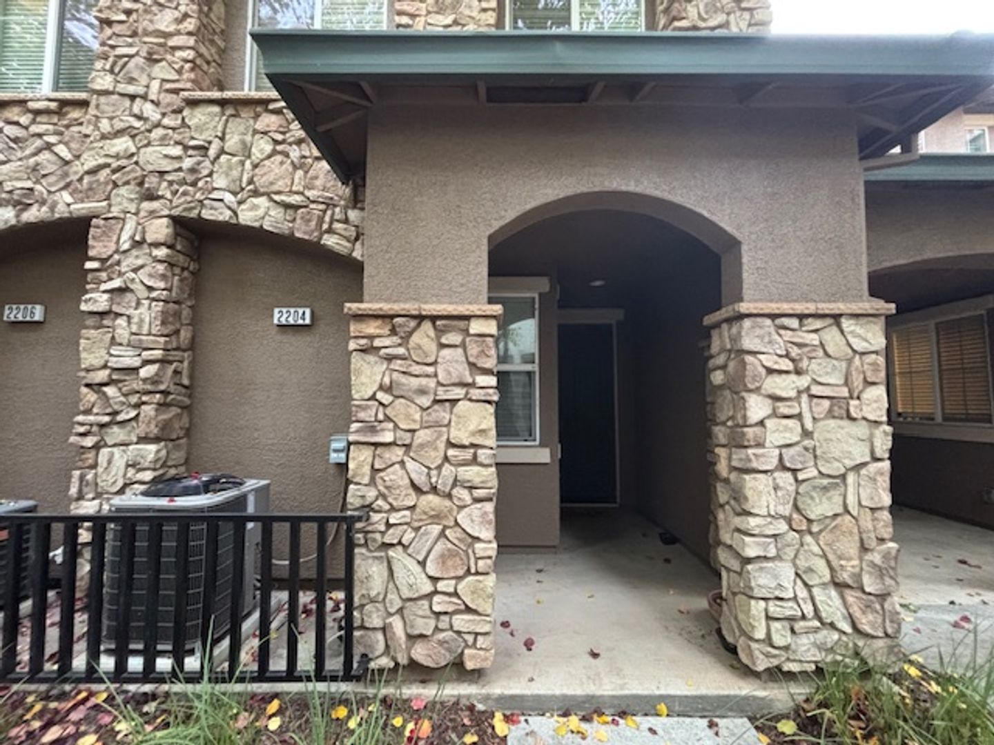Lincoln Condo: 2204 Las Palomas Loop