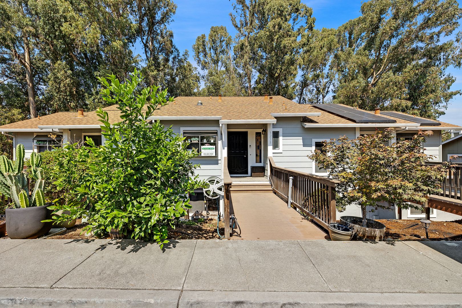 Hayward House: 3238 Monika Lane