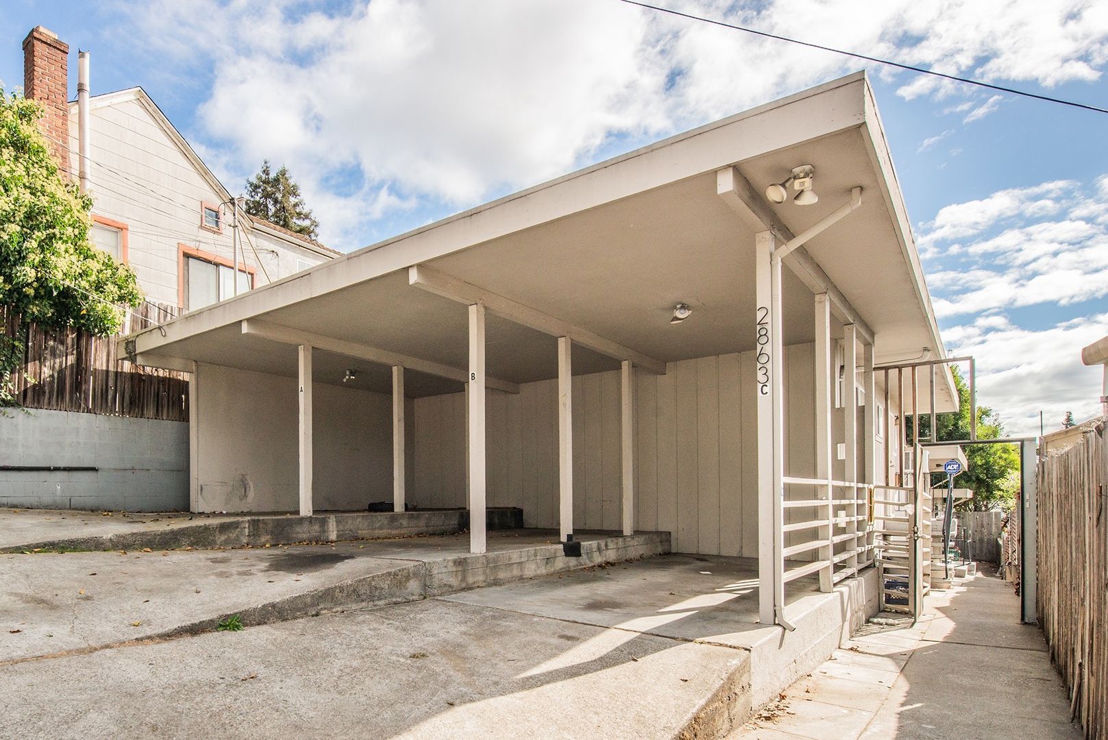 Oakland Apartment: 2863 Brookdale Avenue