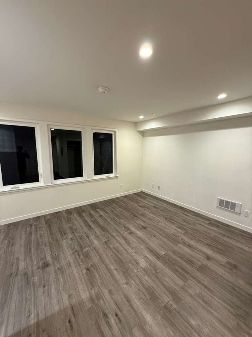 San Francisco Apartment: 130 Graystone Terrace