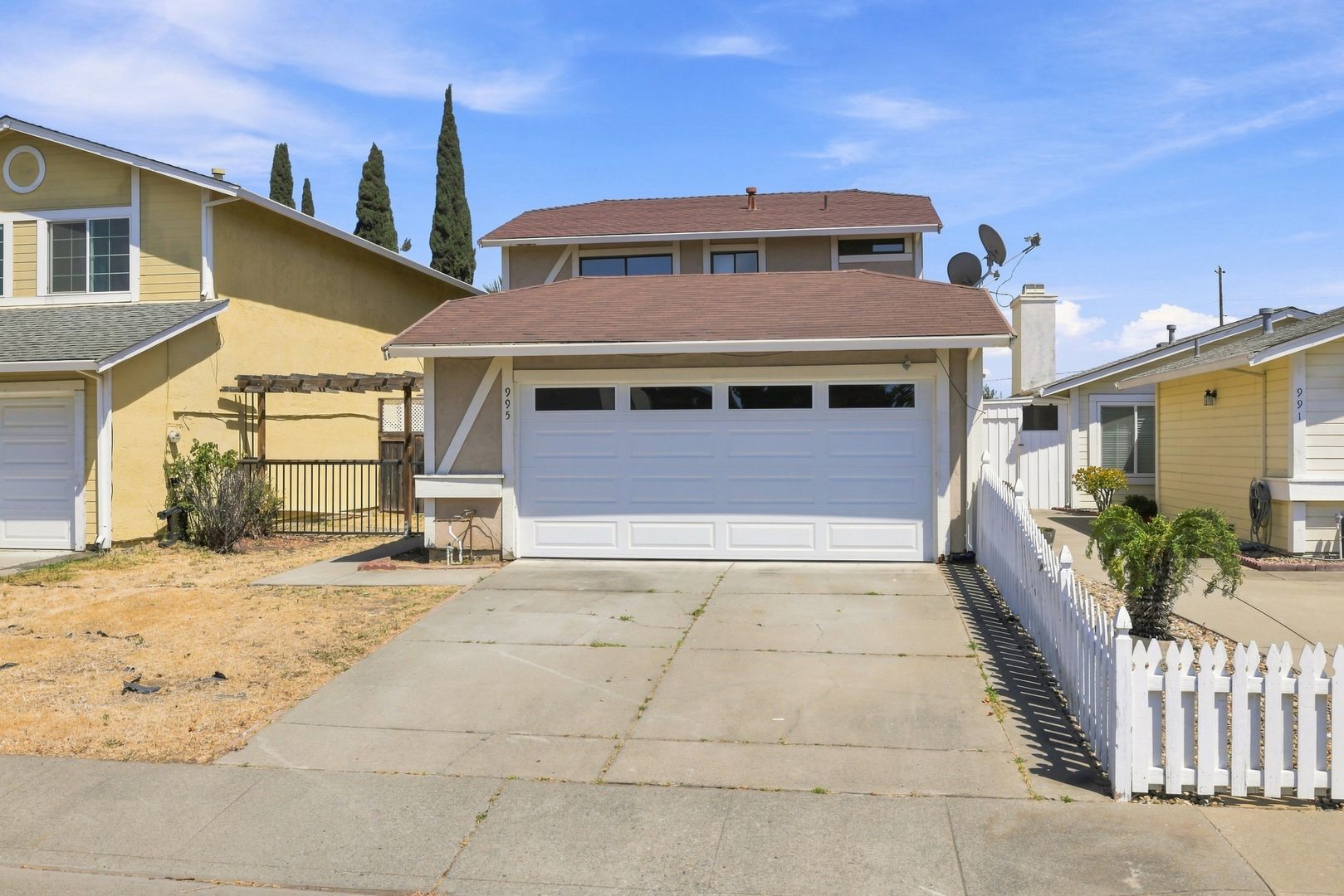 Fairfield House: 995 Matthew Ct,