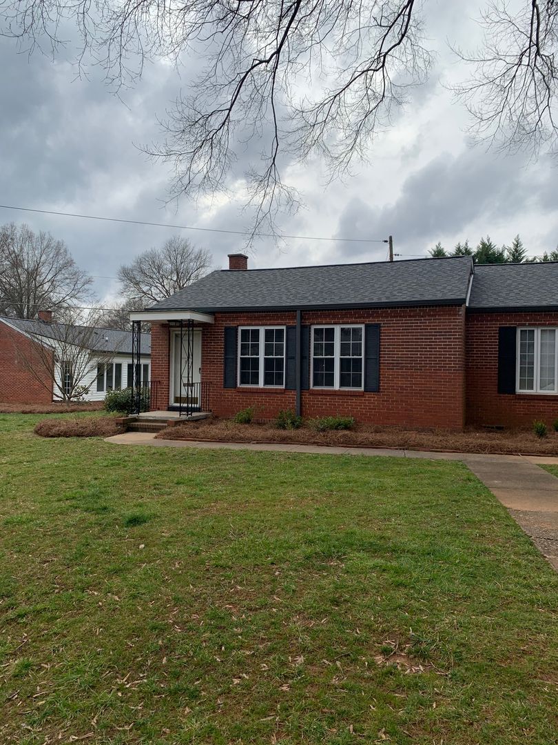 Winston-Salem Condo: 806 N. Avalon Road Apt D