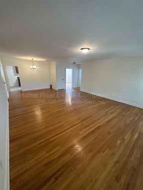 Colonial Arms Apartmenst | 807 West End Blvd Apt C-10 – photo 1