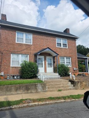 121 S. Poplar Street – photo 1