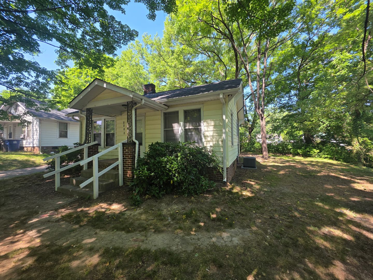 Winston-Salem House: 4438 Stowe Street