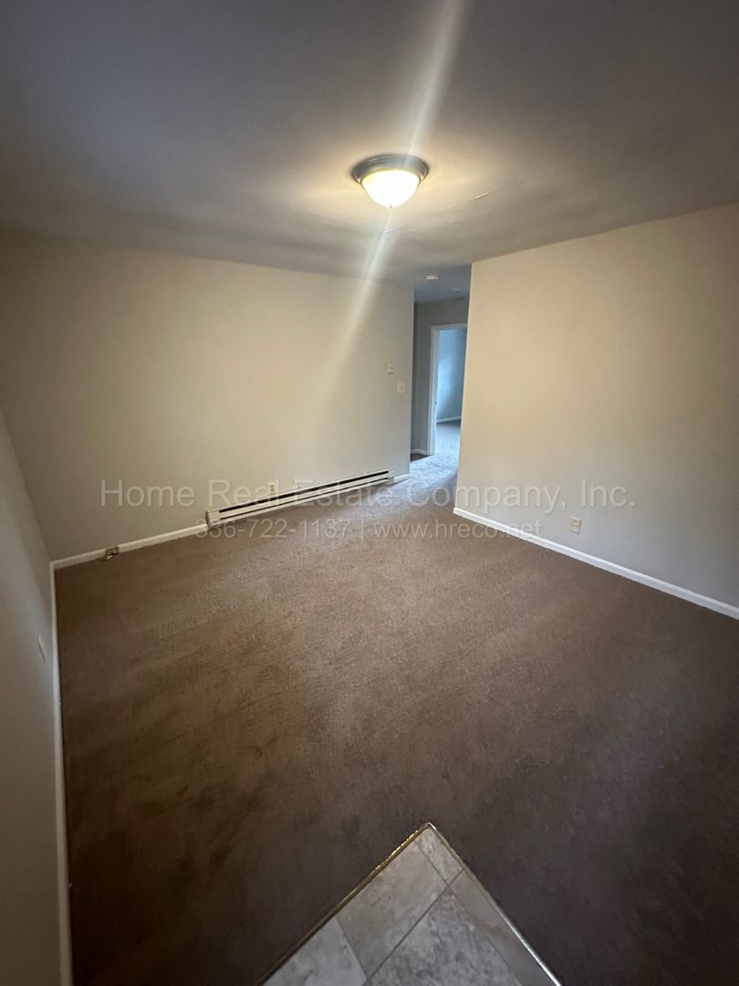Winston-Salem Apartment: 151 Westdale Avenue Apt F
