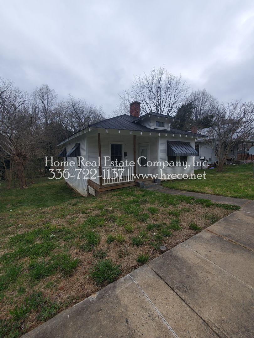 Winston-Salem House: 920 N. Jackson Avenue