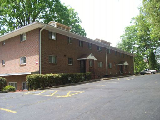 Oakwood Apartments | 2425 Queen Street Apt #5 – photo 1