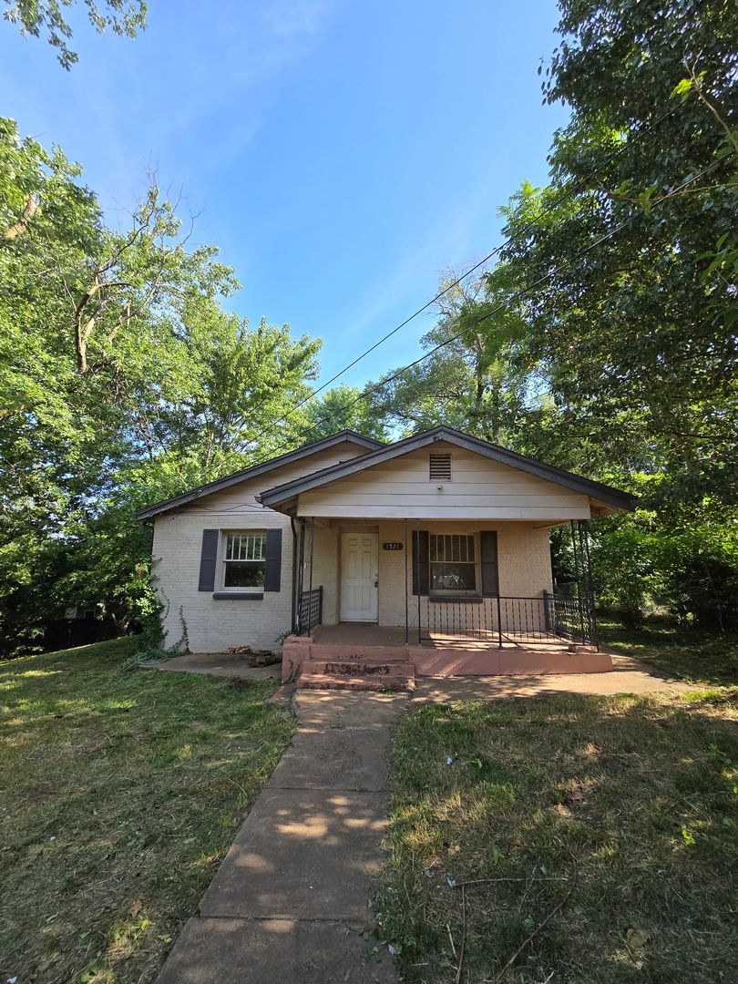 SPRINGFIELD House: 1521 W STATE ST