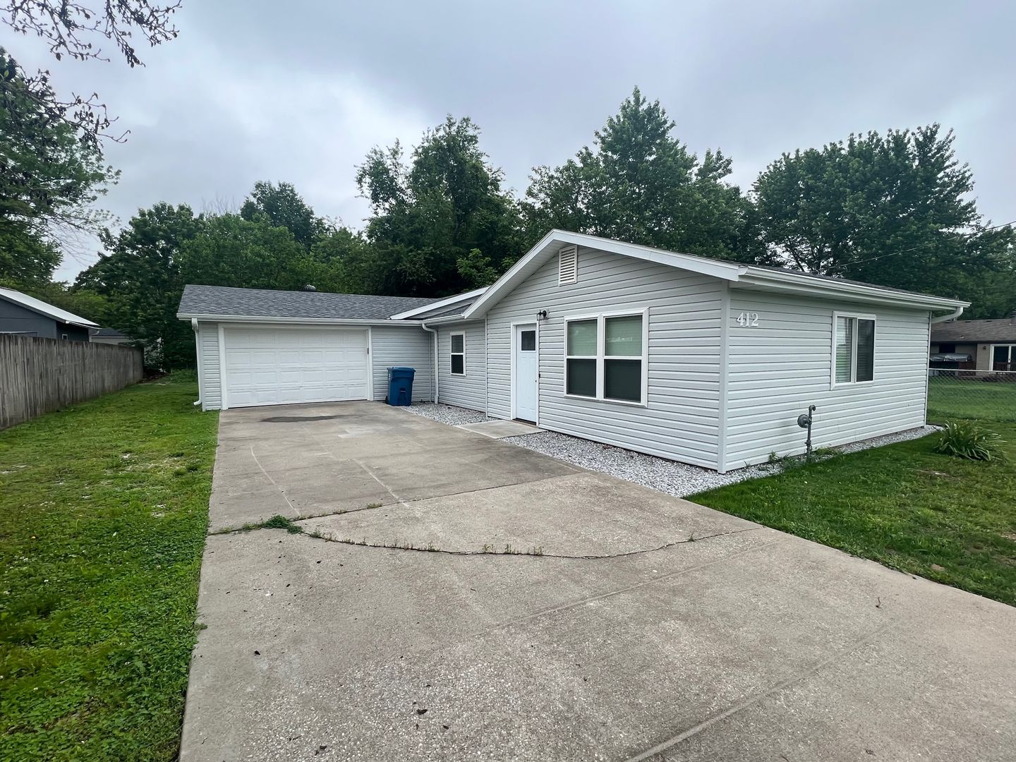 Nixa House: 412 N Fort