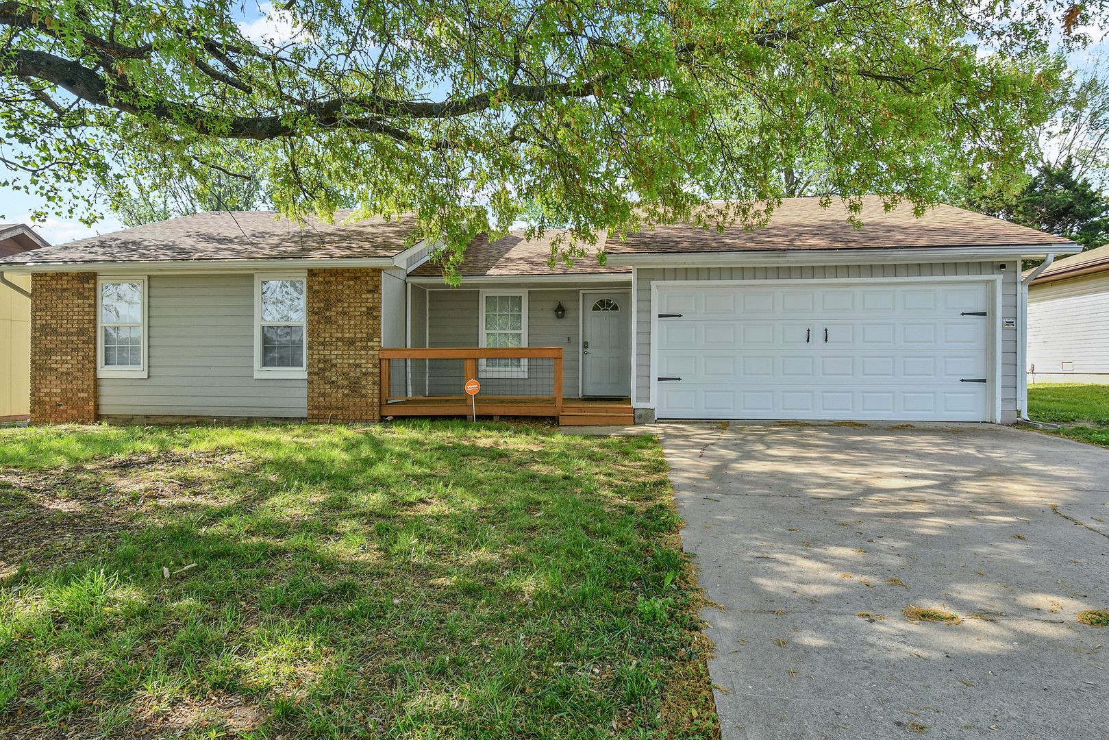 Springfield House: 2626 W Hanover Dr