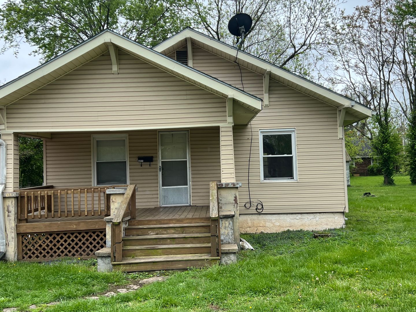 Springfield House: 1522 W High St