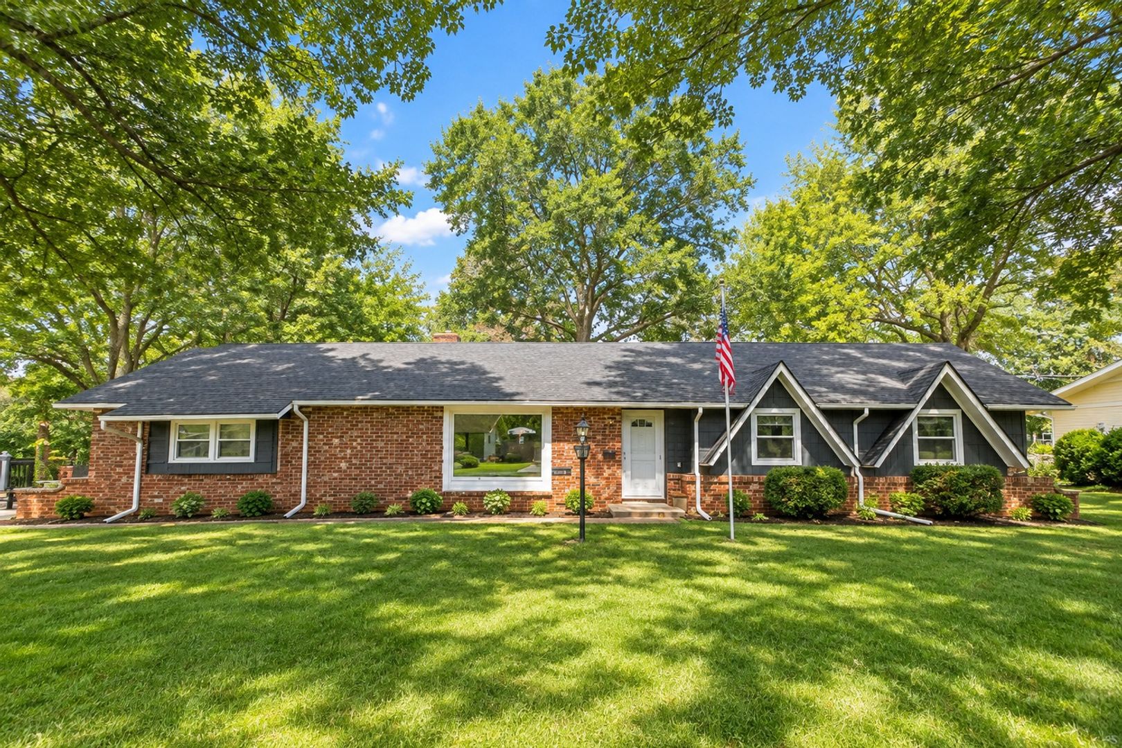 Springfield House: 3510 S Broadway Ave