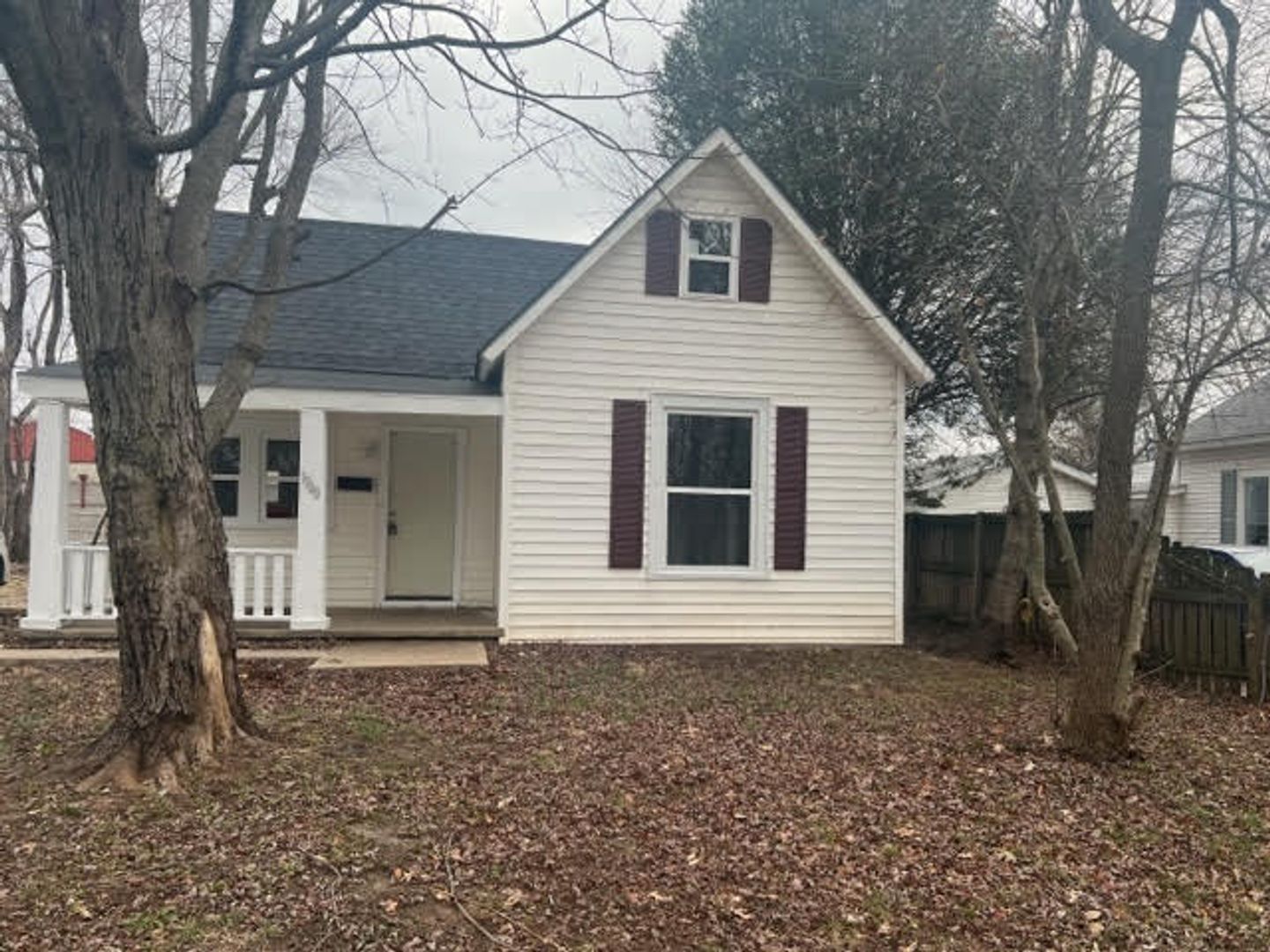 Springfield House: 1700 W Chestnut St